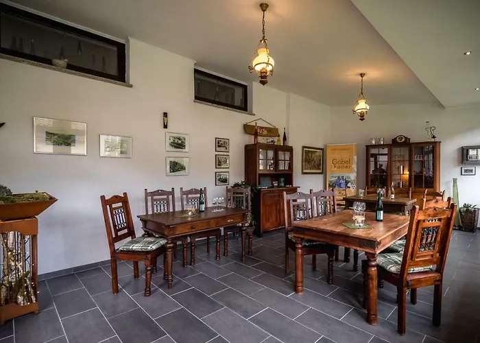 Ferienweingut Goebel * 特拉本特拉巴赫